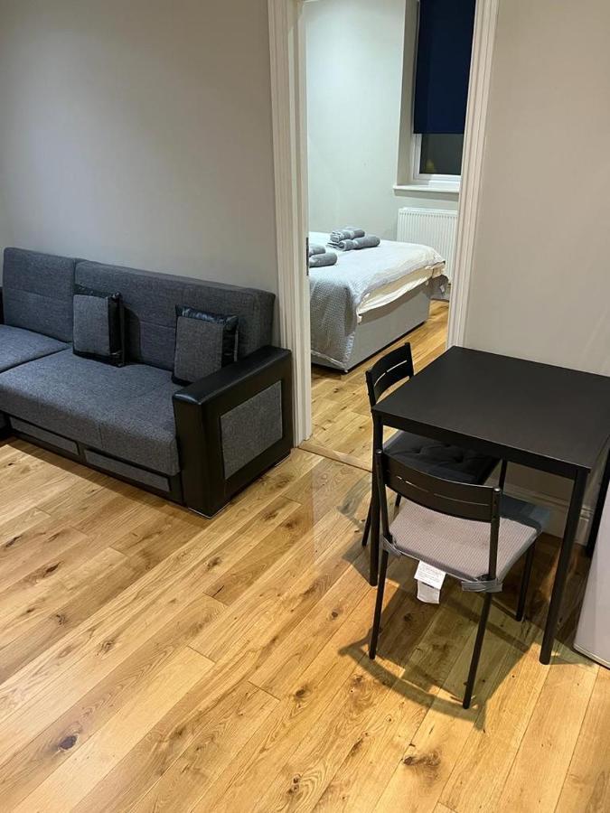 Lovely 1 Bedroom Apartment With On Street Parking Лондон Экстерьер фото