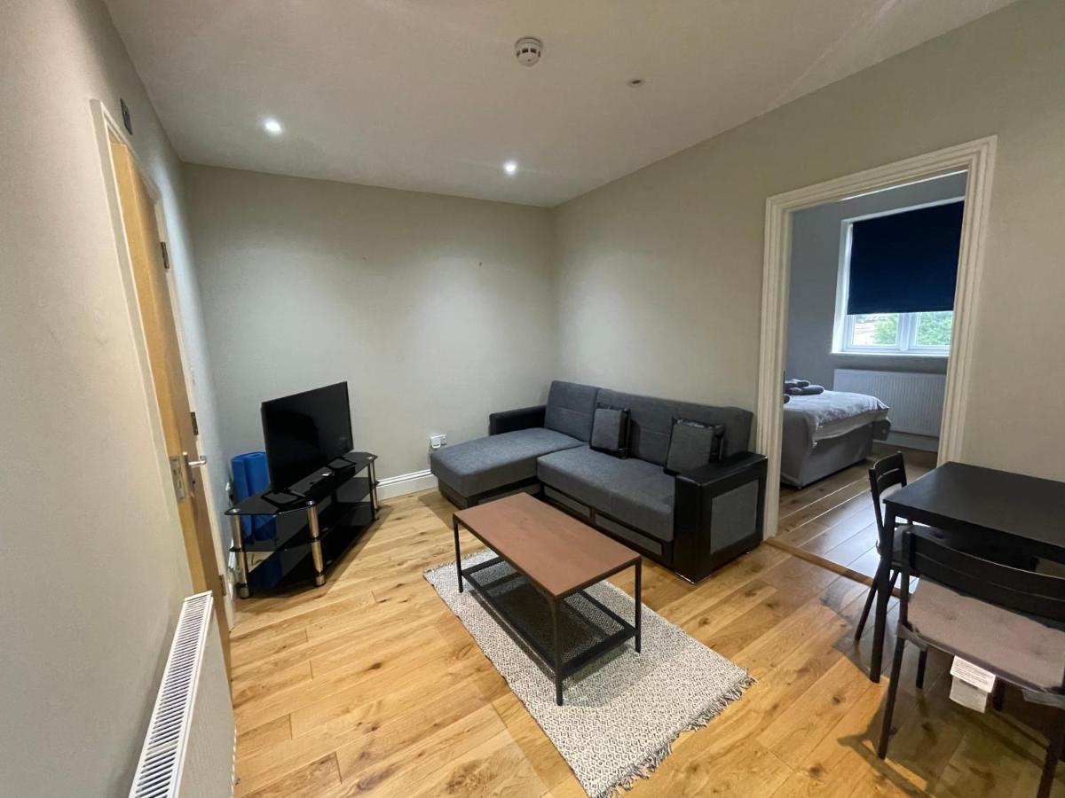 Lovely 1 Bedroom Apartment With On Street Parking Лондон Экстерьер фото